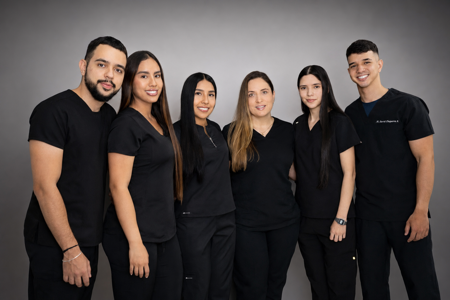 Equipo de fisioterapeutas de Salud y Bienestar Group en Cali, liderado por la Dra. Jacibe Martínez